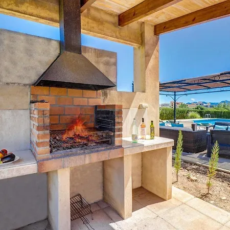 Villa Hort De Siller By